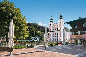 dorfplatz-von-brixen-im-thale_Kurt Tropper